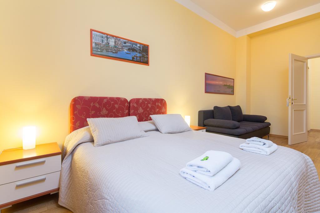 City Lounge Hotel Praga Habitación foto